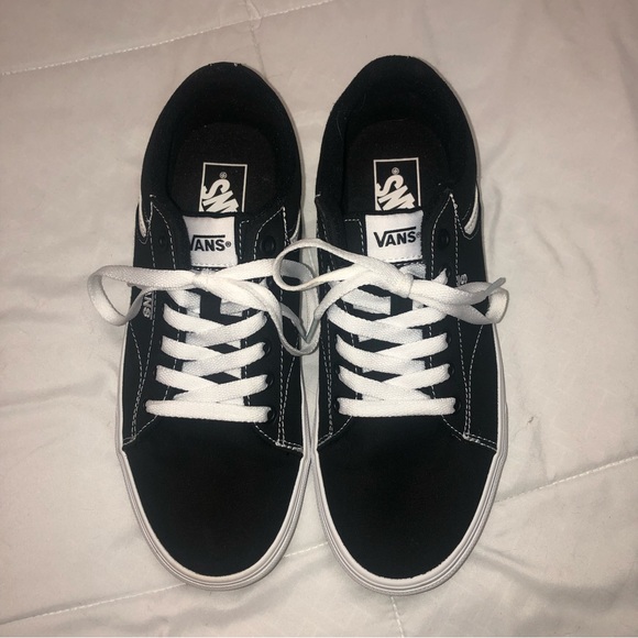NWOT Vans Old Skool Skate Shoes Black White Sneaker 1 Inch Platform - Picture 7 of 7